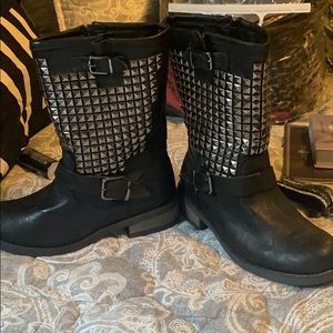 COPY - Studded black zip up boots